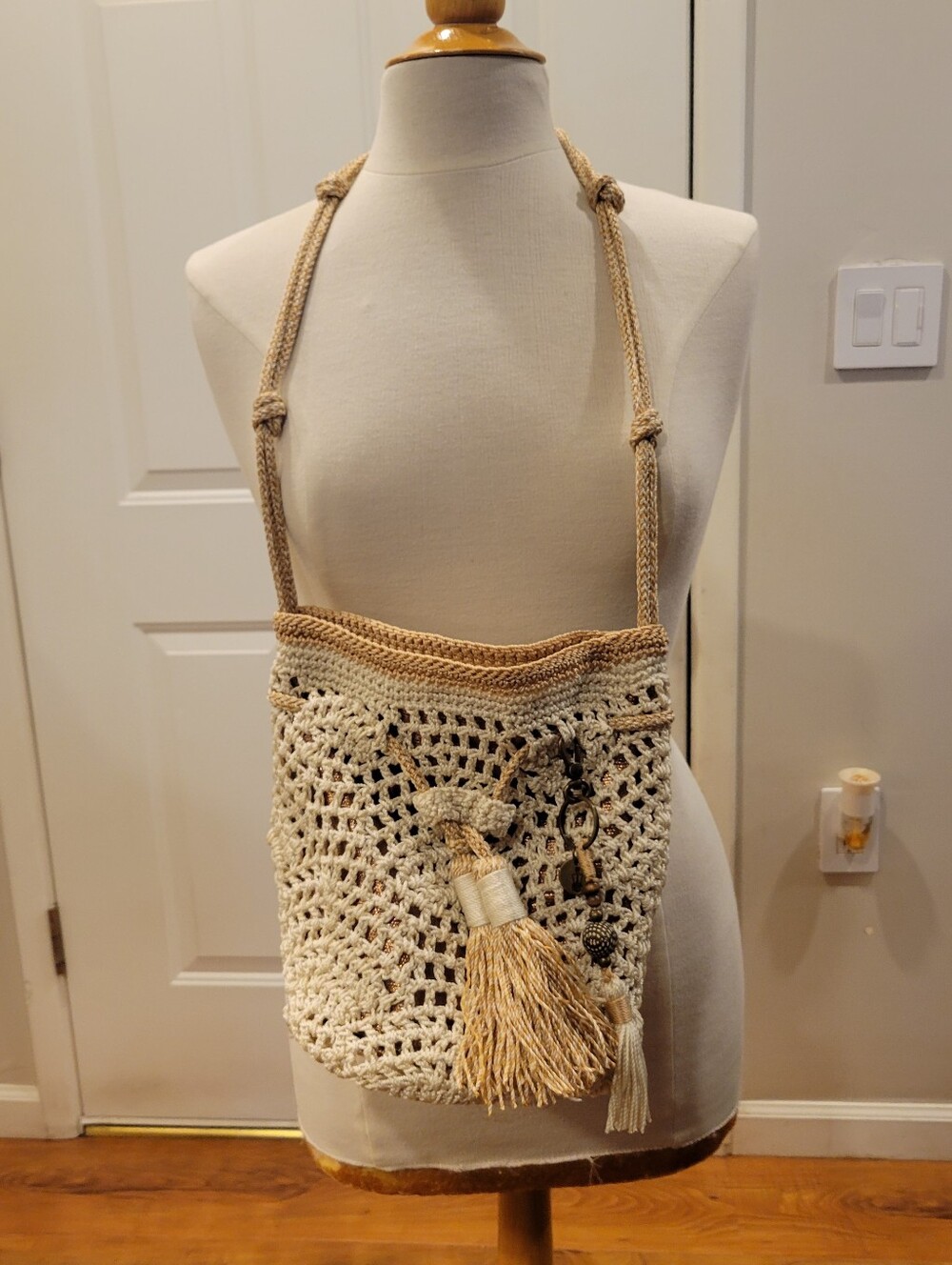 👠NWOT~ THE SAK Sayulita Crochet Crossbody Bag